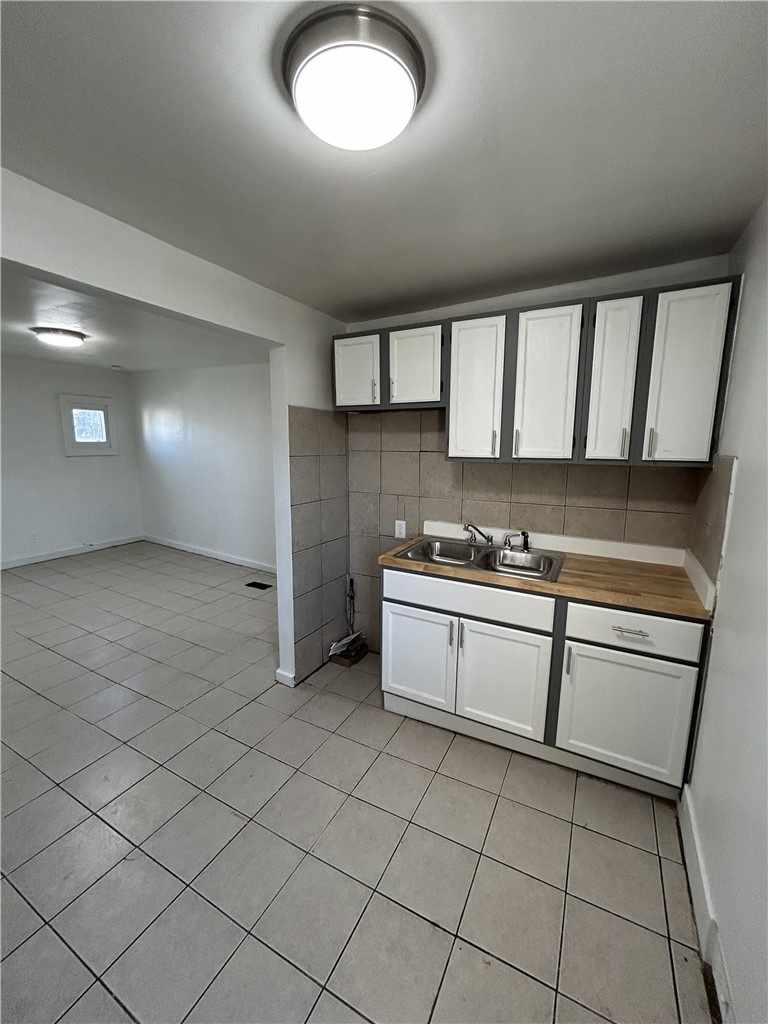301 Weaver Street, Unit 2 Rochester, NY 14621 - Photo 3 of 13