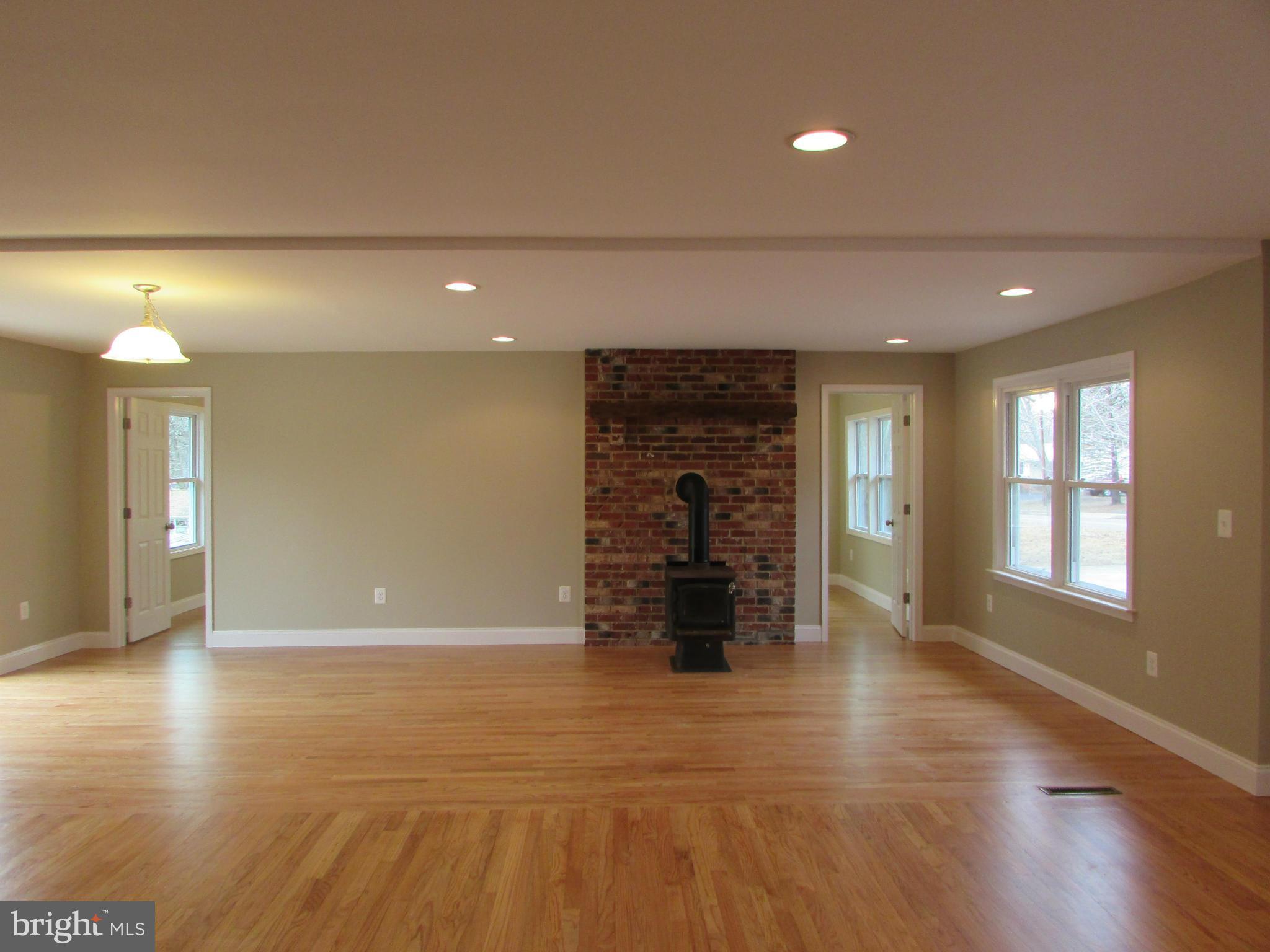 99 Church Road Arnold, MD 21012 - Photo 3 of 30 Interior (General)