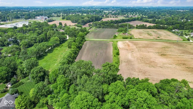 $669,900 | 6000 West Hellis Drive, Muncie, IN 47304