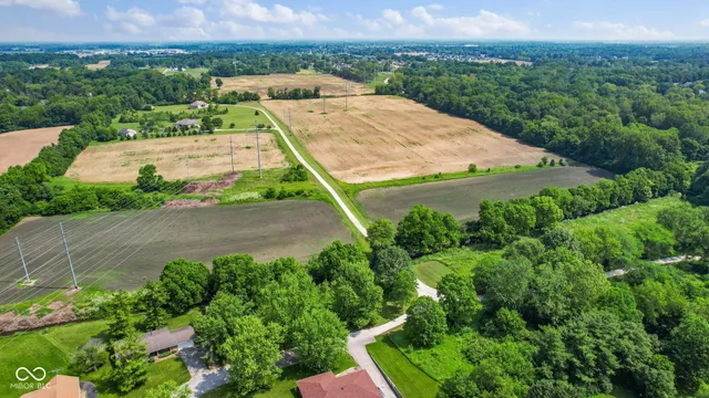 $669,900 | 6000 West Hellis Drive, Muncie, IN 47304