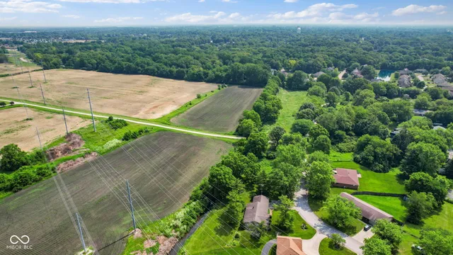 $669,900 | 6000 West Hellis Drive, Muncie, IN 47304