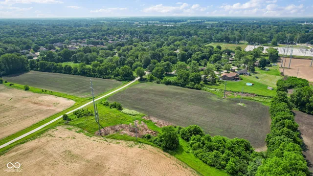 $669,900 | 6000 West Hellis Drive, Muncie, IN 47304