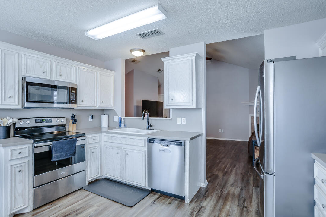 1908 80th Street Lubbock, TX 79423 - Photo 6 of 19 1908-105