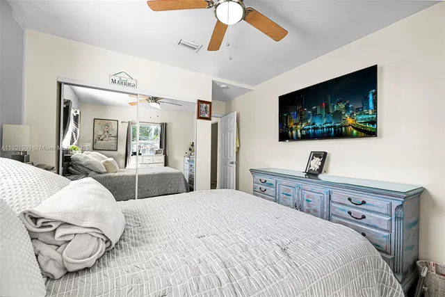 a bedroom with bunk bed