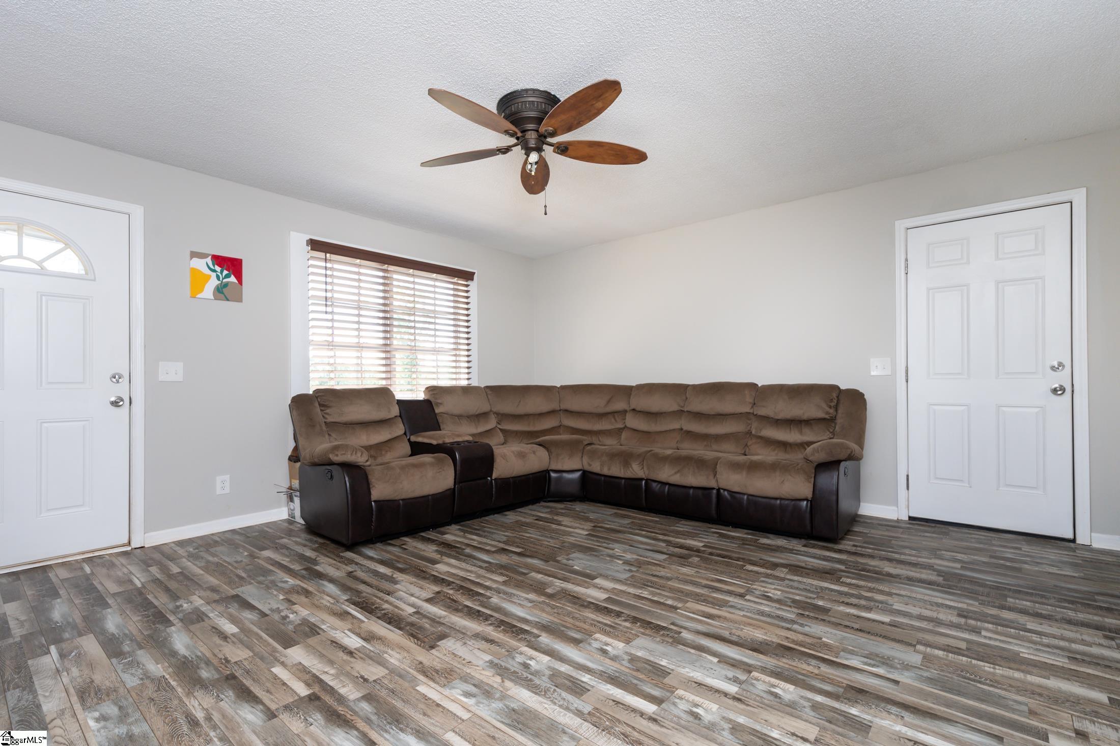 16032 South Radio Station Road Seneca, SC 29678 - Photo 6 of 22 Gallery Image 6