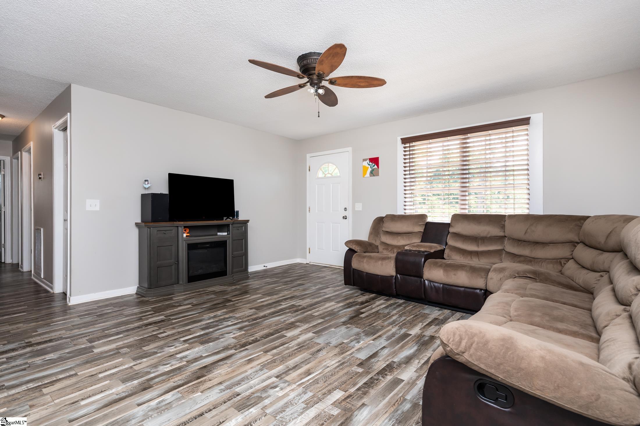 16032 South Radio Station Road Seneca, SC 29678 - Photo 7 of 22 Gallery Image 7