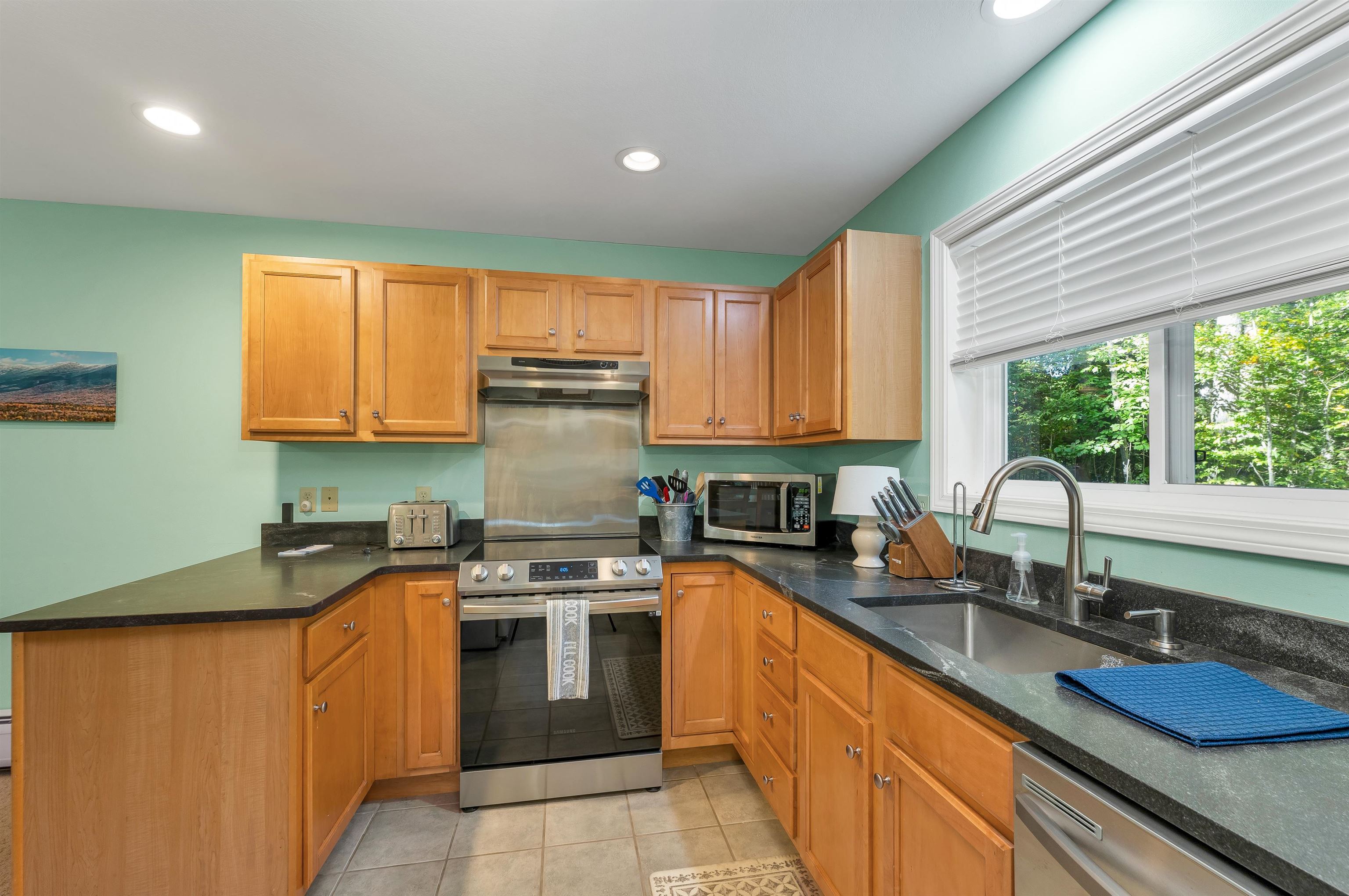 59 Nearledge Road, Unit 16 Conway, NH 03860 - Photo 11 of 45 Gallery Image 11