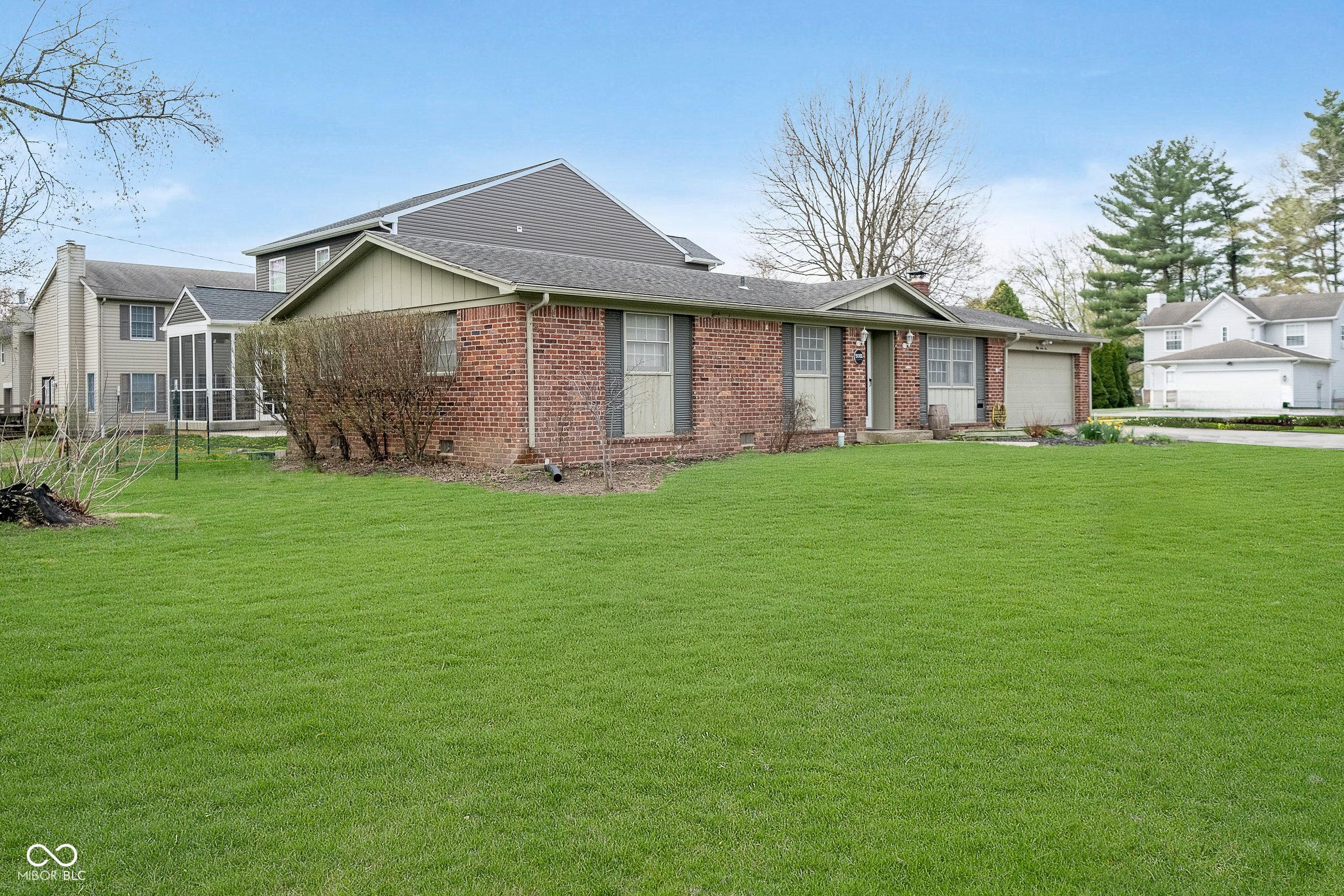 5061 Sylvan Road Indianapolis, IN 46228 - Photo 2 of 25 Gallery Image 2