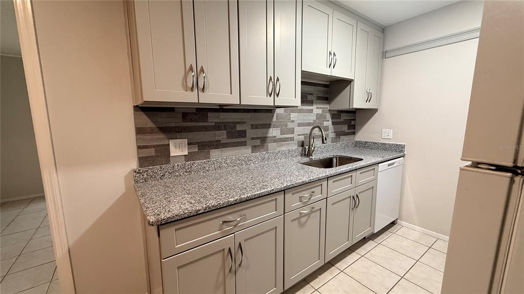 7846 Royal Hart Drive New Port Richey, FL 34653 - Photo 9 of 32