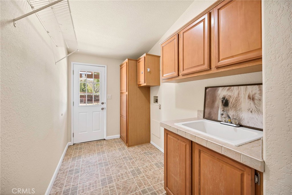 37055 De Portola Road Temecula, CA 92592 - Photo 48 of 67 laundry