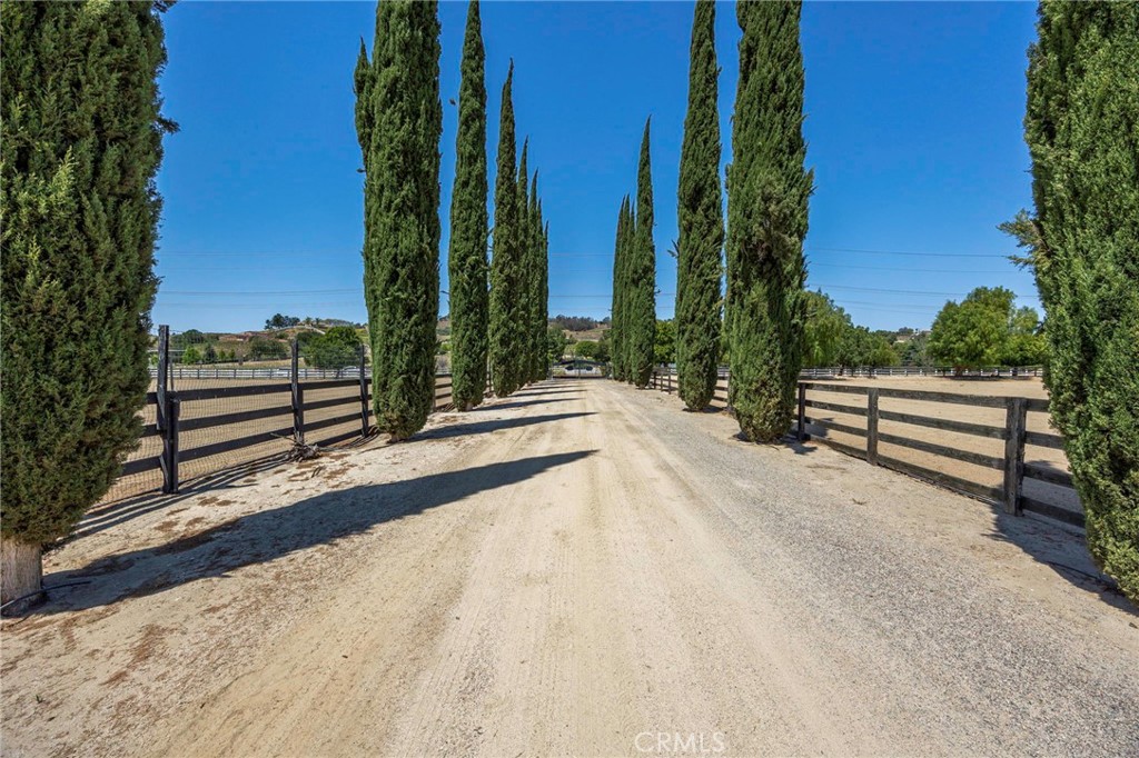 37055 De Portola Road Temecula, CA 92592 - Photo 5 of 67 enterance