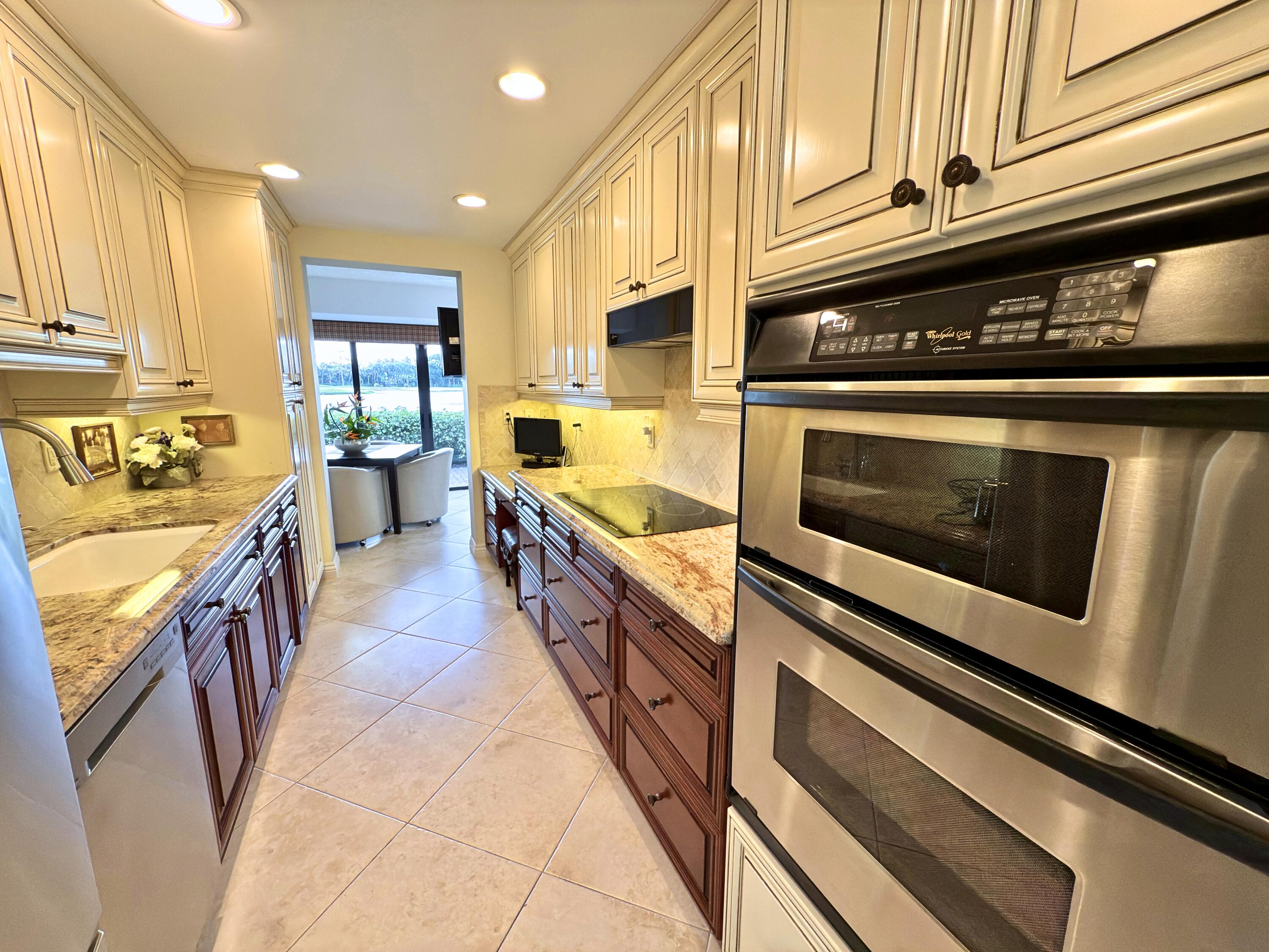 406 Bridgewood Court Boca Raton, FL 33434 - Photo 23 of 76 KIT-2