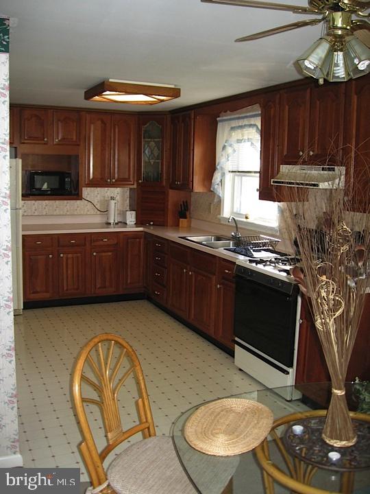 2620 Lebanon Road Manheim, PA 17545 - Photo 11 of 20