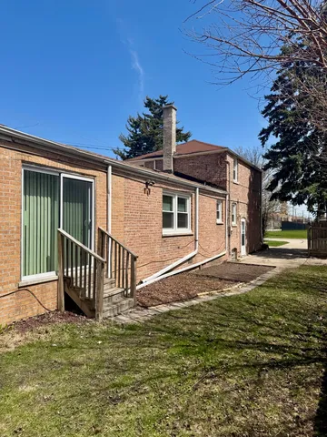 $293,000 | 2218 South 11th Avenue, Broadview, IL 60155