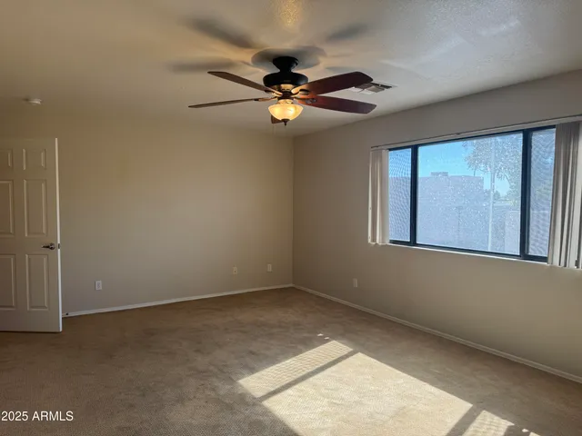 a view of empty room with window