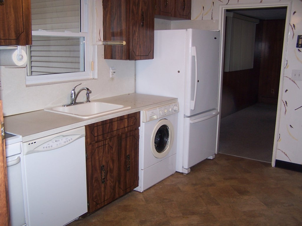 81 Loud Road Holbrook, MA 02343 - Photo 19 of 25 Gallery Image 19