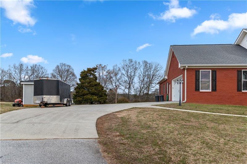 2984 Berry Road Loganville, GA 30052 - Photo 5 of 62