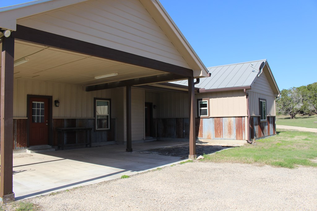 701 Bushwhack Road Kerrville, TX 78028 - Photo 25 of 31