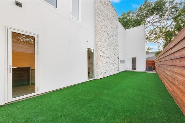 a view of yard with seating area