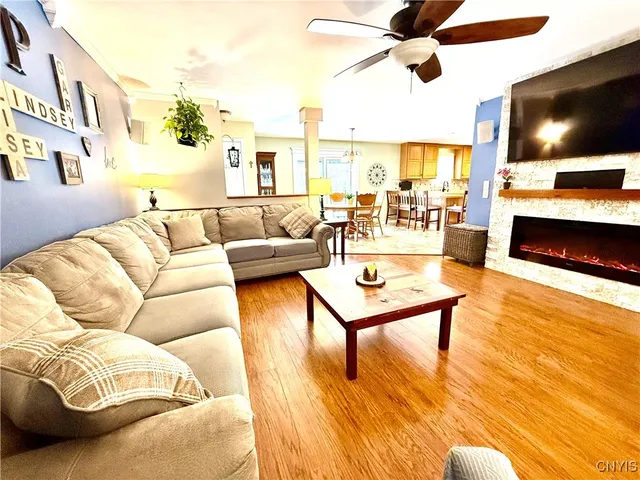 $499,900 | 91 North Street, Richland, NY 13142