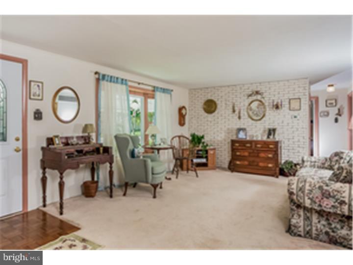 3 Nassau Road Lumberton, NJ 08048 - Photo 5 of 25 Living Room