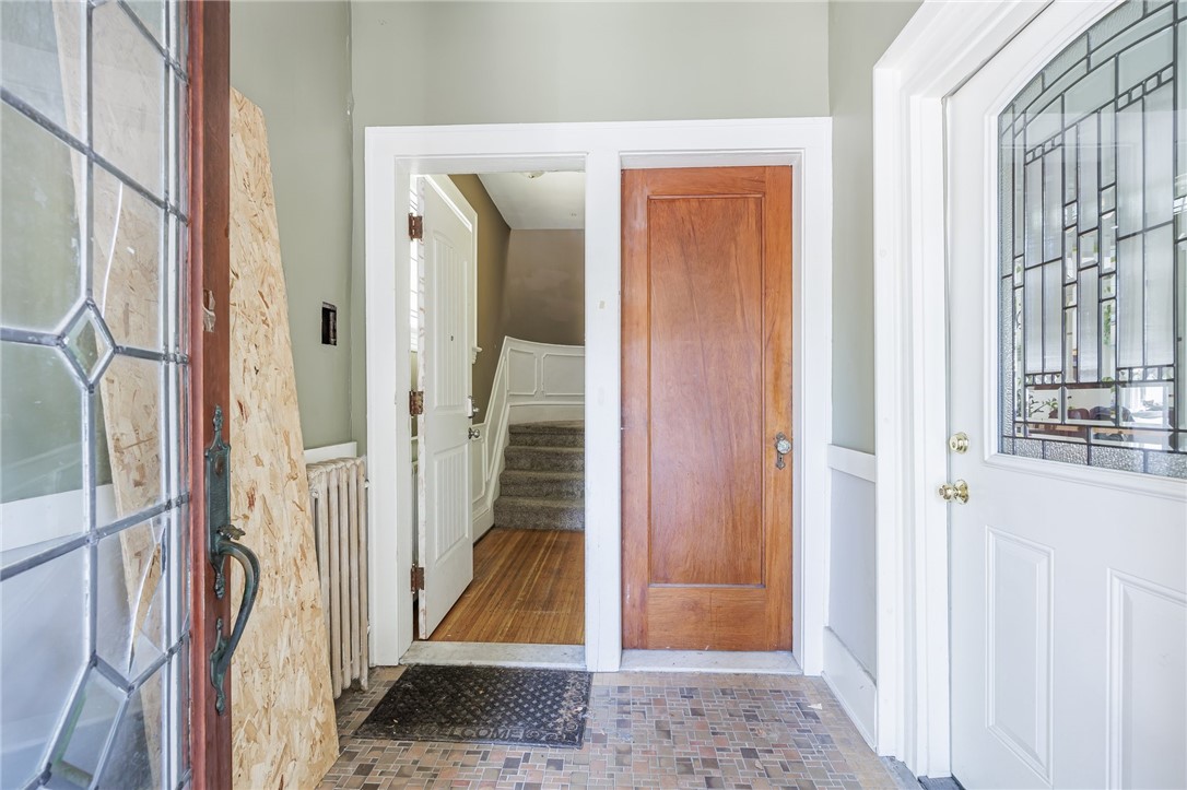 260 Oxford Street, Unit UP Rochester, NY 14607 - Photo 4 of 22 Entry