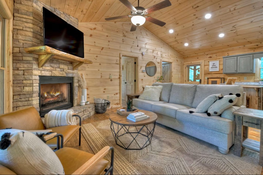105 Jason Martin Circle Blue Ridge, GA 30513 - Photo 6 of 22