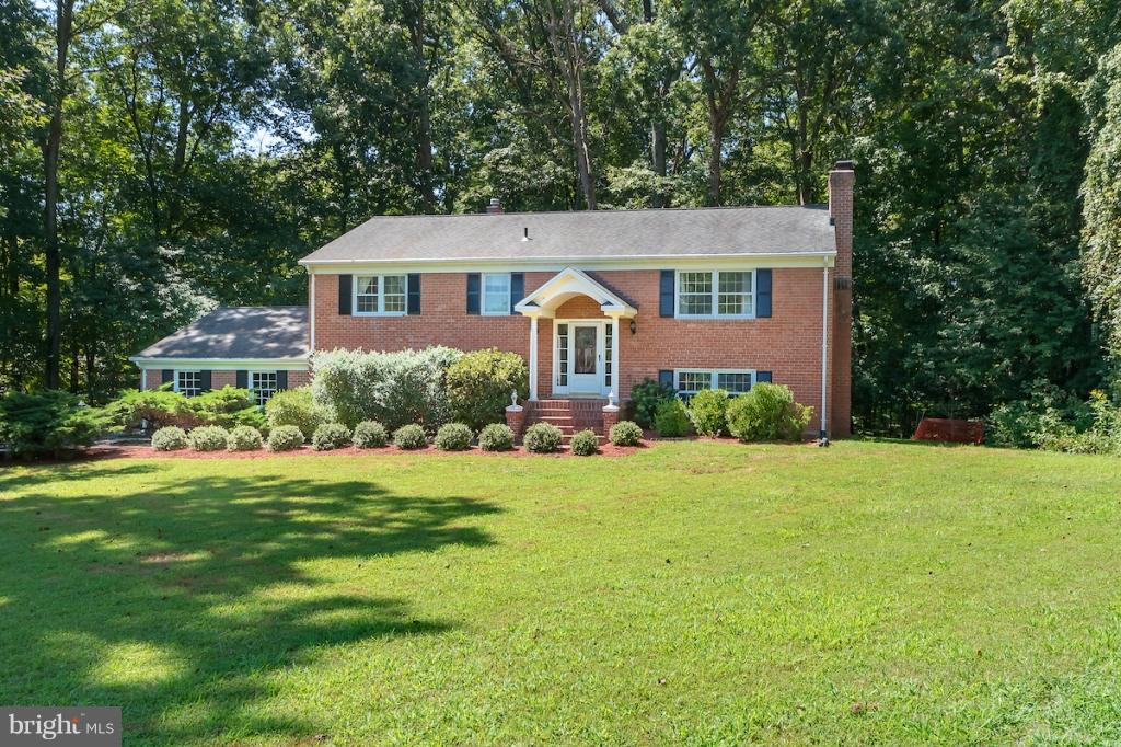 3110 Hunt Road Oakton, VA 22124 - Photo 1 of 28 Exterior (Front)