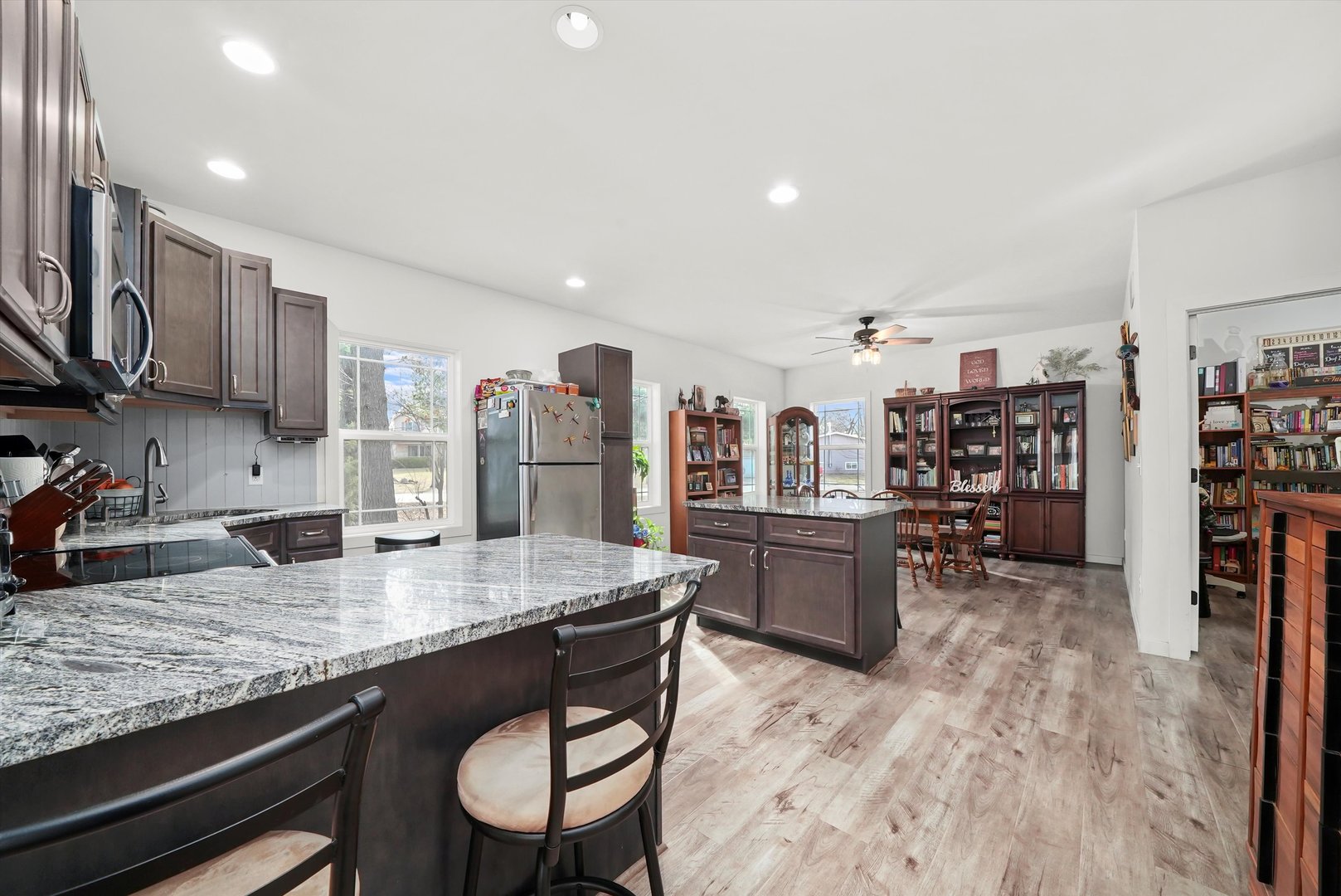 6010 Peart Road Morris, IL 60450 - Photo 10 of 38 Gallery Image 10