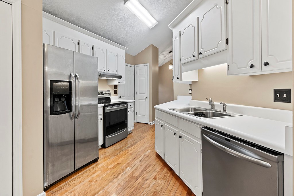 101 Oak Ridge Drive Greenwood, SC 29649 - Photo 6 of 17 Gallery Image 6
