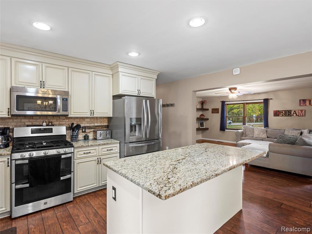 332 East Gates Street Romeo, MI 48065 - Photo 15 of 48