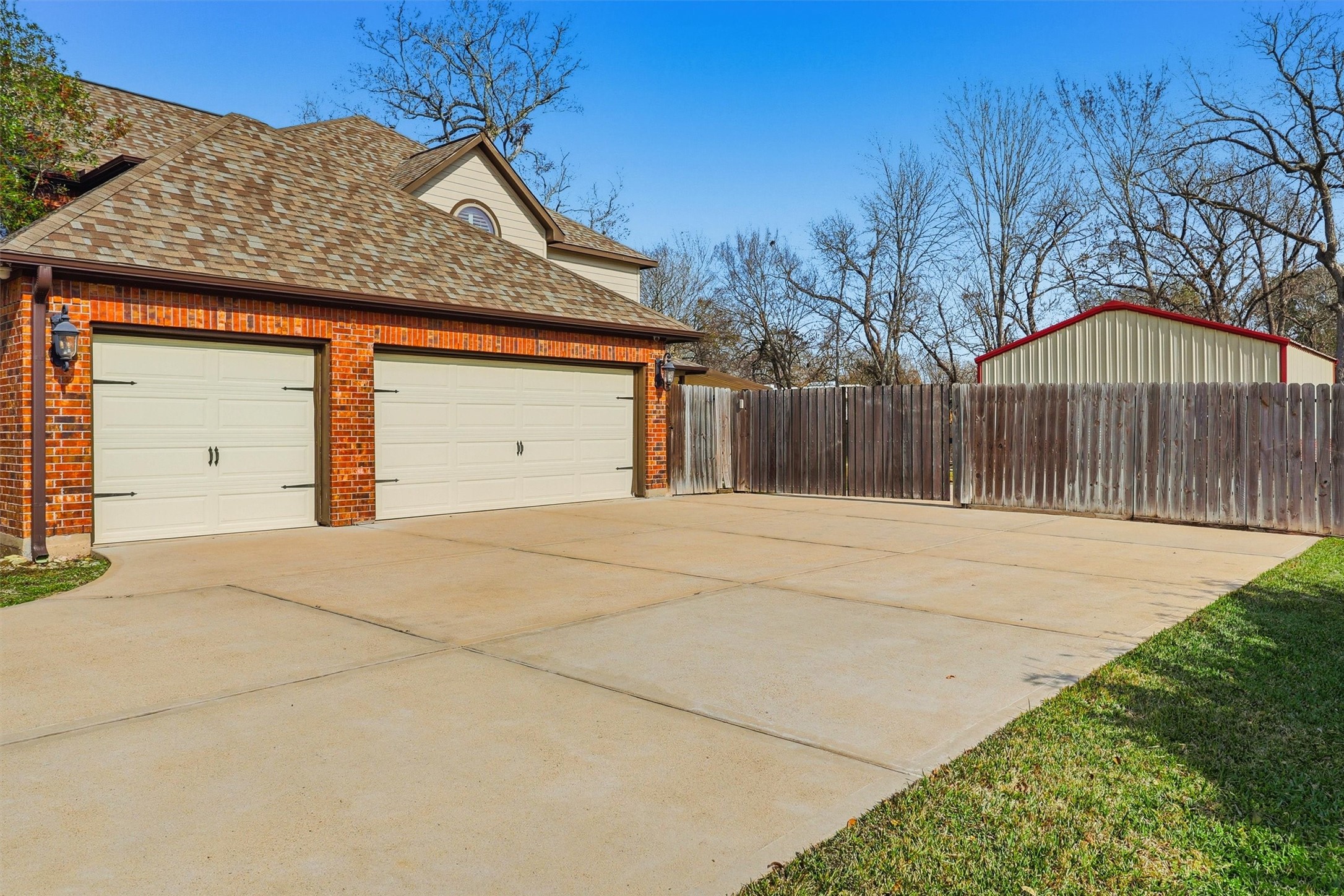 3602 River Bend Drive Rosenberg, TX 77471 - Photo 48 of 49 a front view of a house with a yard and garage