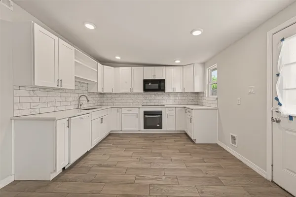 $2,200 | 3710 Daphne Street, Houston, TX 77021