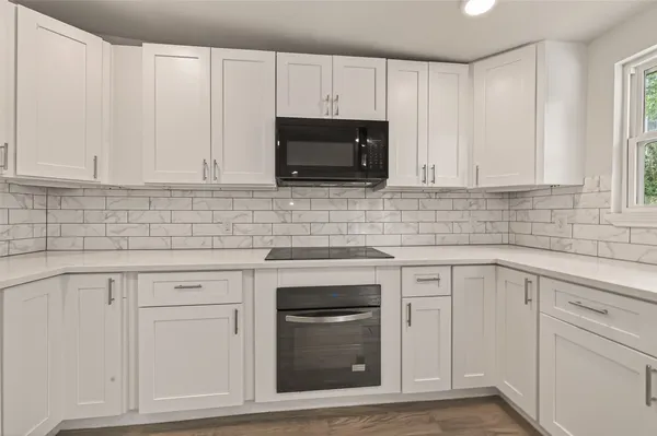 $2,200 | 3710 Daphne Street, Houston, TX 77021