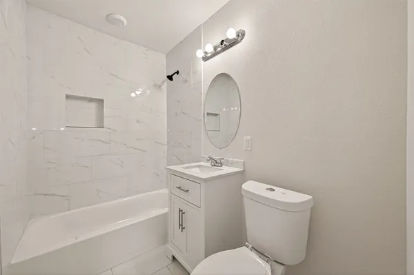 $2,200 | 3710 Daphne Street, Houston, TX 77021