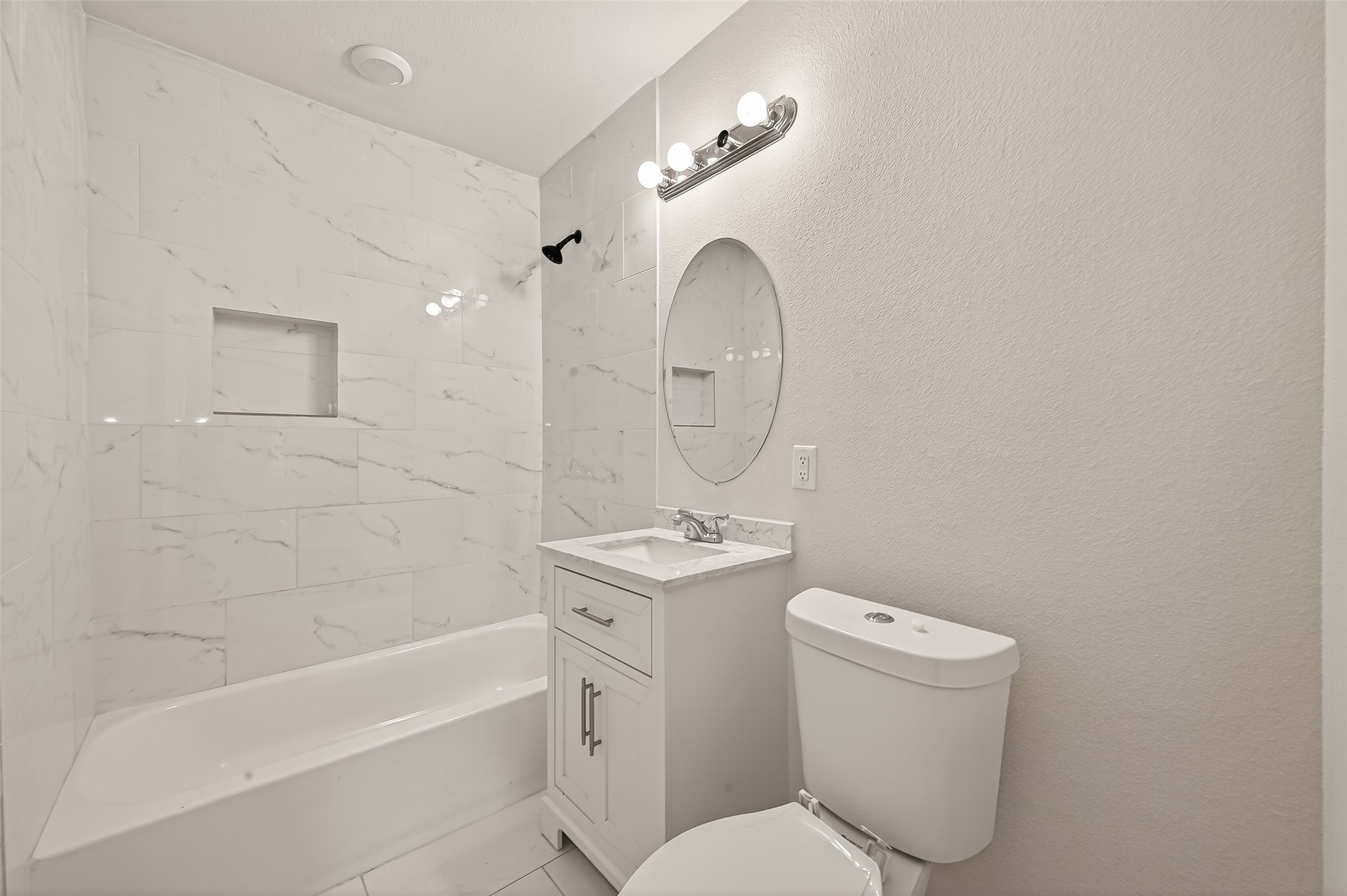 3710 Daphne Street Houston, TX 77021 - Photo 20 of 39 a bathroom with a toilet sink and mirror
