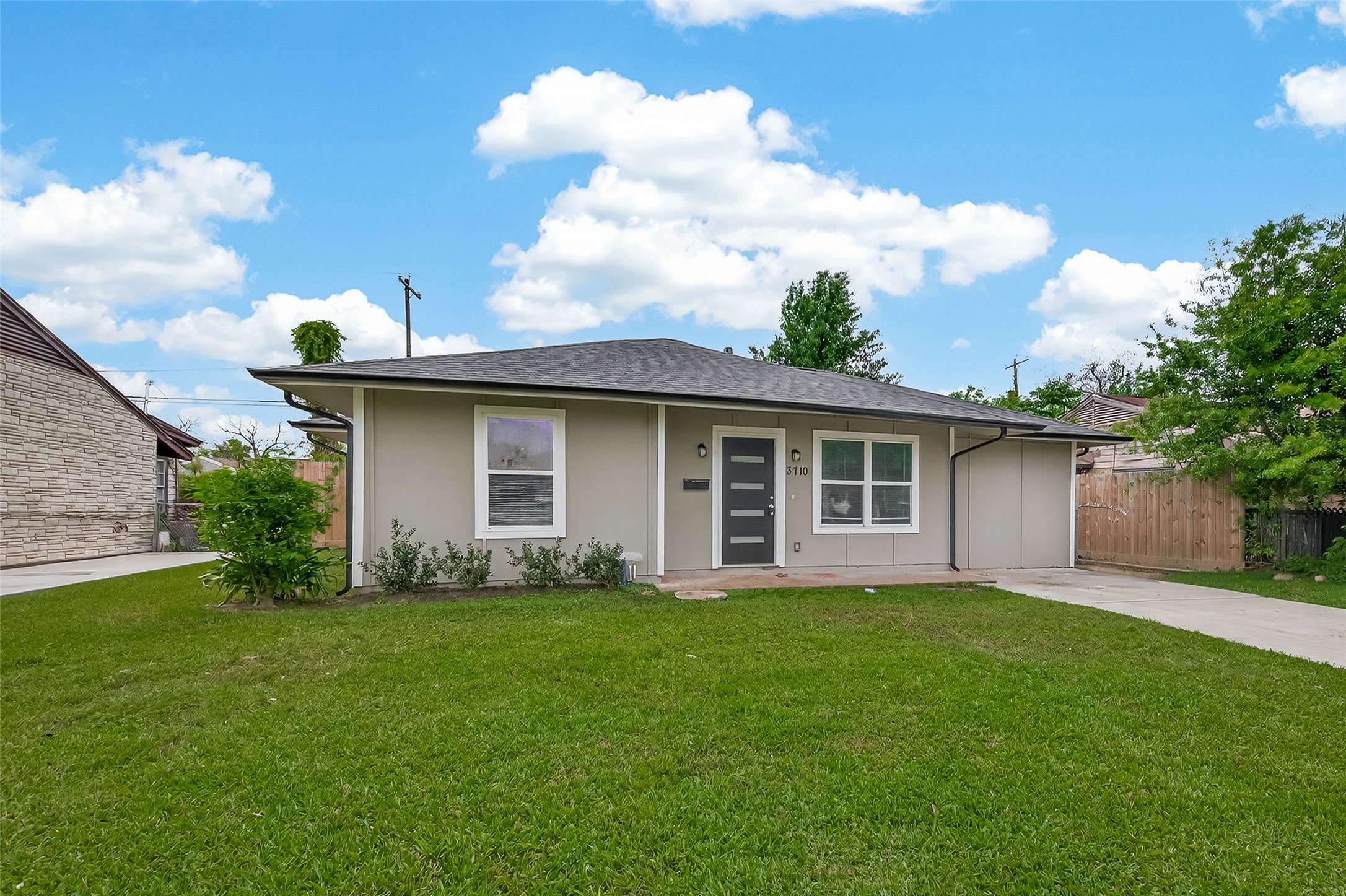 3710 Daphne Street Houston, TX 77021 - Photo 2 of 39 a view of a house with a yard and plants