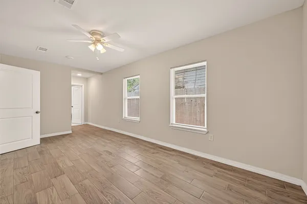 $2,200 | 3710 Daphne Street, Houston, TX 77021