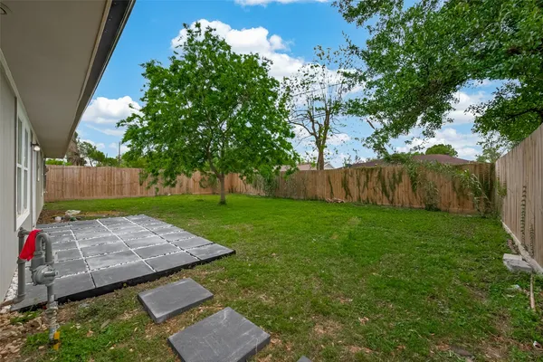 $2,200 | 3710 Daphne Street, Houston, TX 77021