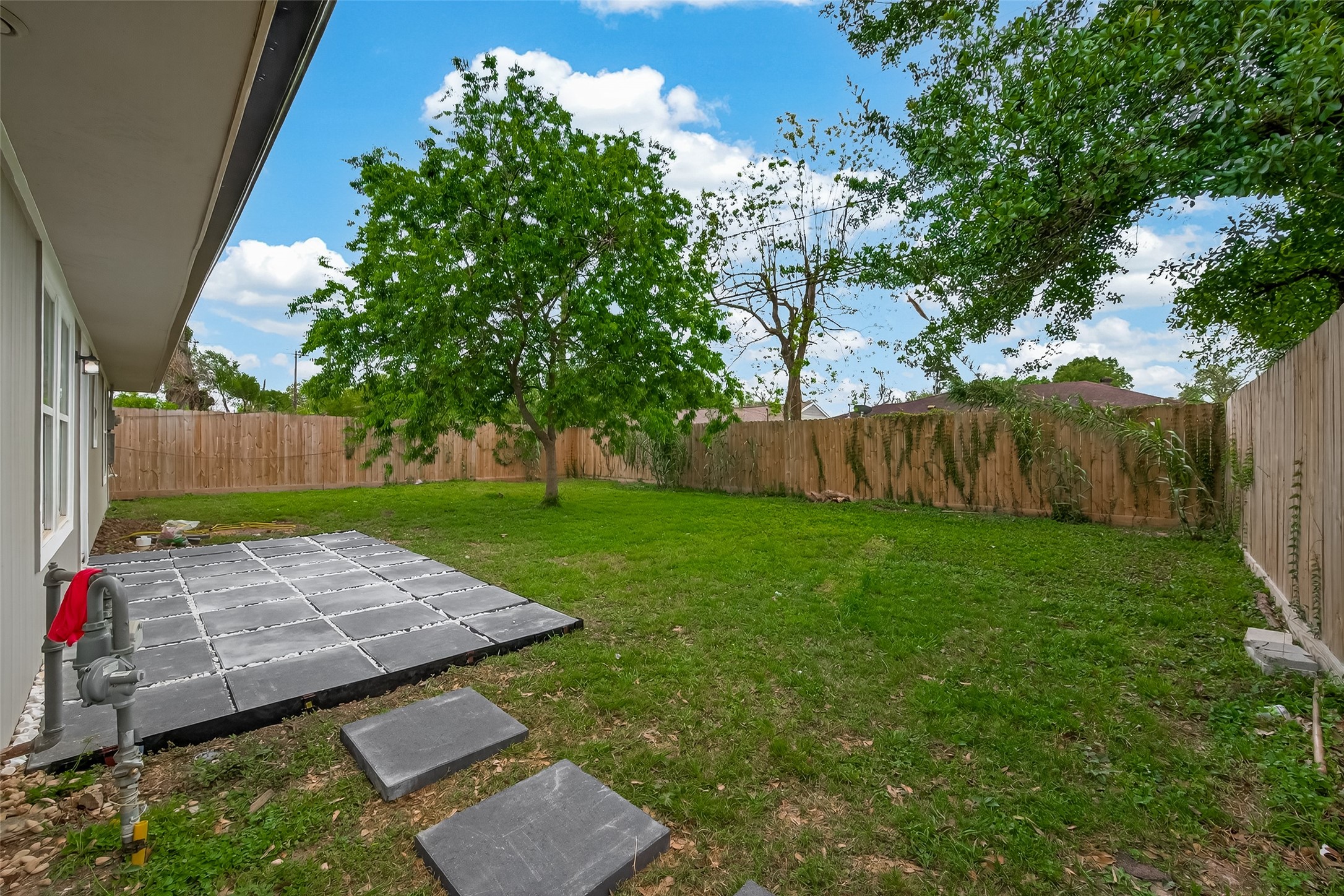 3710 Daphne Street Houston, TX 77021 - Photo 34 of 39 an outdoor space with garden view