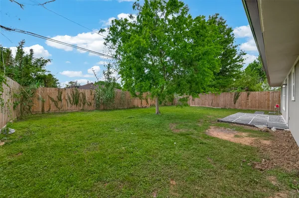 $2,200 | 3710 Daphne Street, Houston, TX 77021