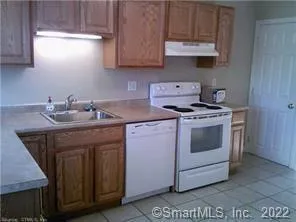 $1,750 | 22 Ohear Avenue, Enfield, CT 06082