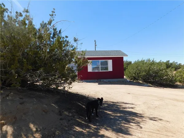 $445,000 | 8934 Japatul Road, Apple Valley, CA 92308