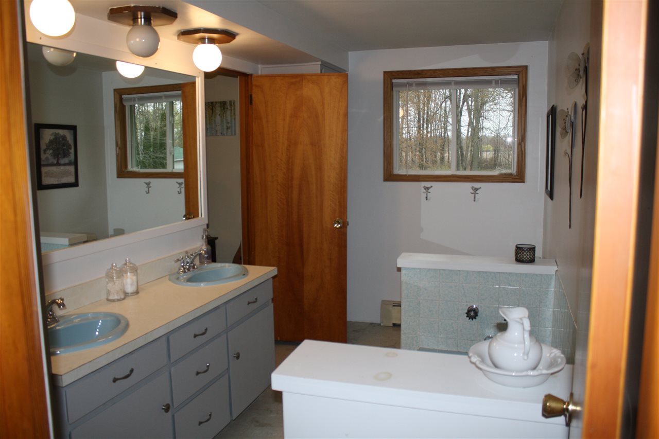 5100 North Shore Road Pinconning, MI 48650 - Photo 7 of 12
