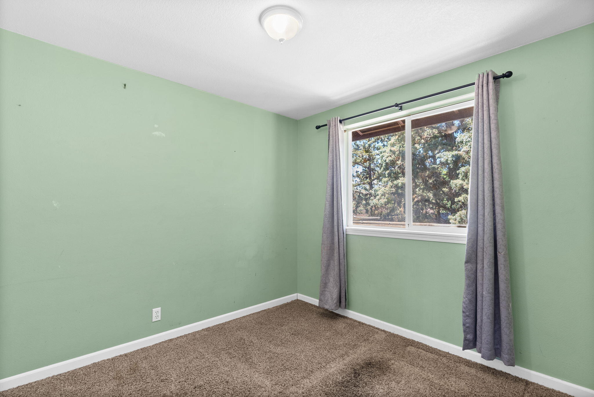 2320 Northeast Wells Acres Road Bend, OR 97701 - Photo 20 of 36 23-web-or-mls-Riley Visuals-23