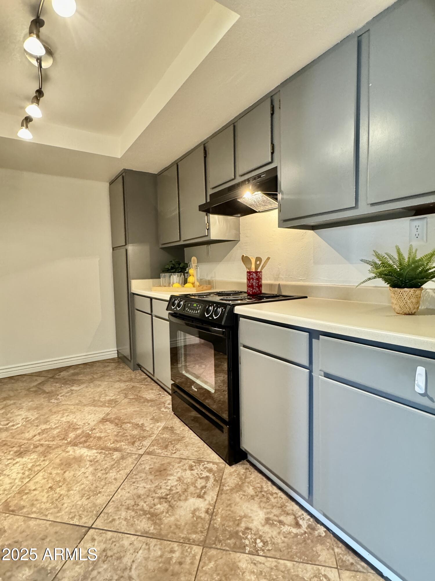 3825 East Camelback Road, Unit 292 Phoenix, AZ 85018 - Photo 5 of 30 715D8E88-2B6F-4764-8297-E4A986D16C5C_1_2