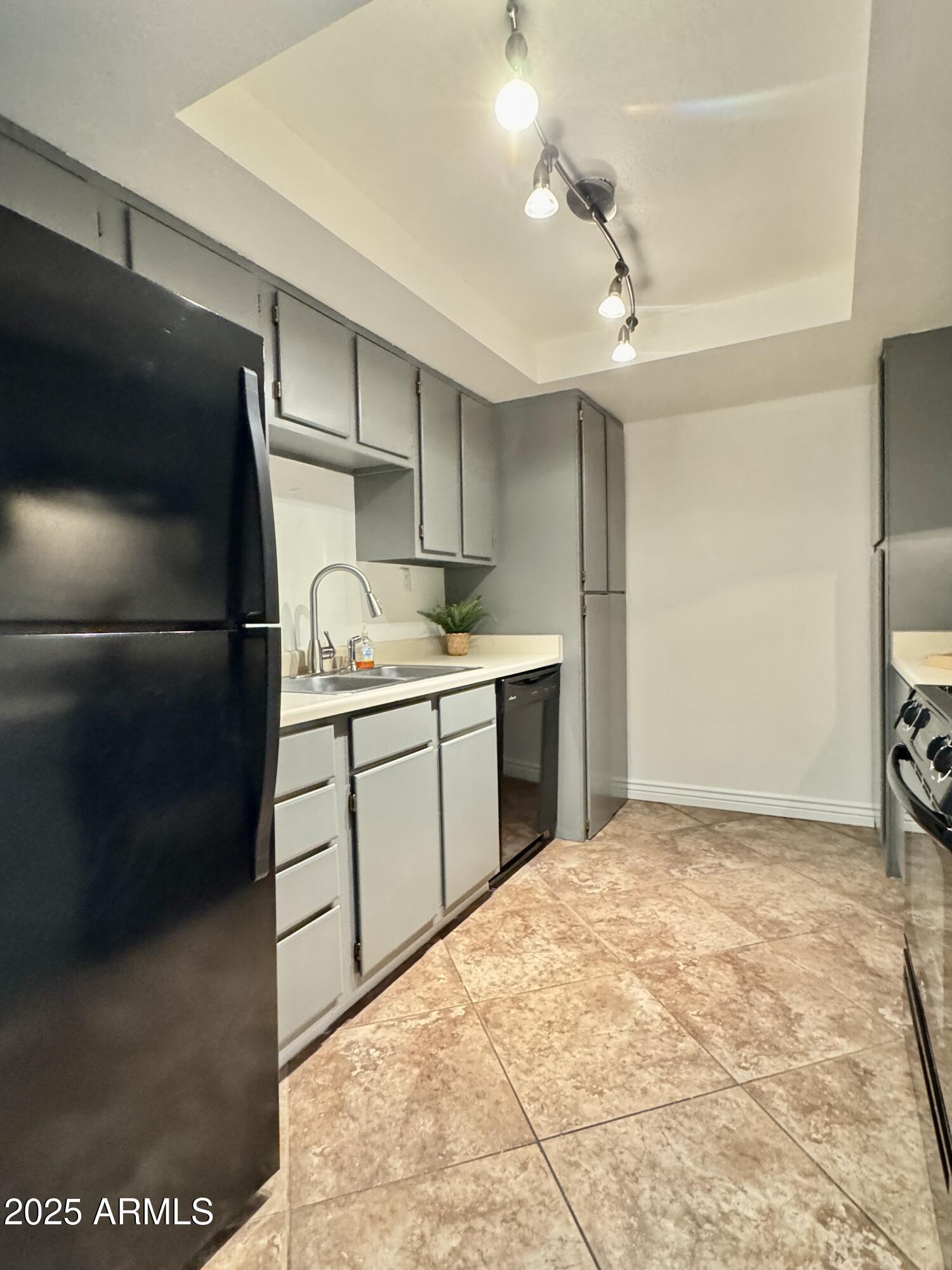 3825 East Camelback Road, Unit 292 Phoenix, AZ 85018 - Photo 7 of 30 A40ED4A8-3BF6-4BAF-9637-E89B56AC963E_1_2
