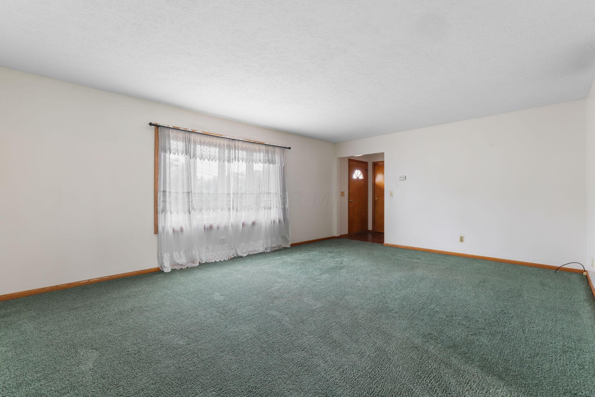59172 Marietta Road Byesville, OH 43723 - Photo 5 of 30 Living Room 1st Floor