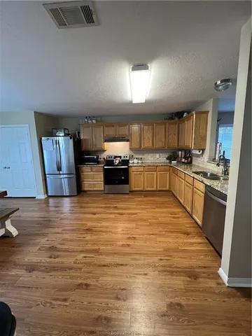 $2,200 | 11347 North Dowling Road, College Station, TX 77845