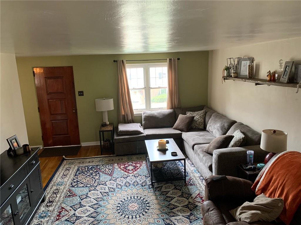 904 Roland Road Pittsburgh, PA 15221 - Photo 4 of 19 Gallery Image 4
